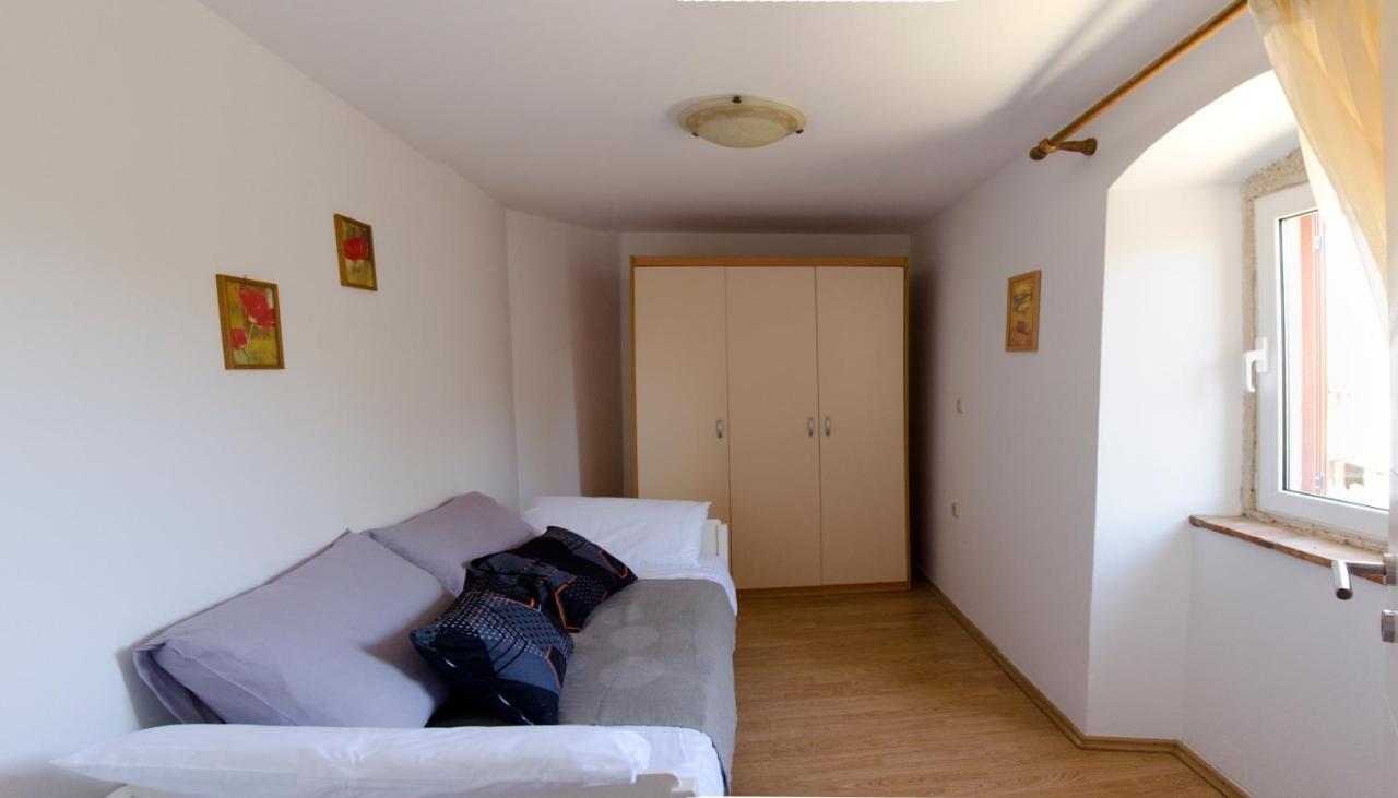 Apartment Percic Tar-Vabriga ภายนอก รูปภาพ