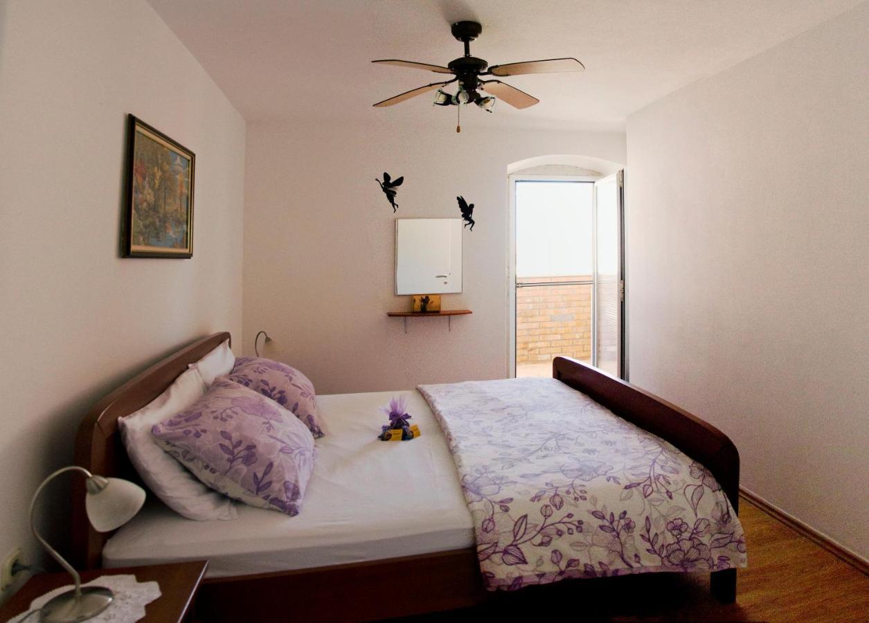 Apartment Percic Tar-Vabriga ภายนอก รูปภาพ