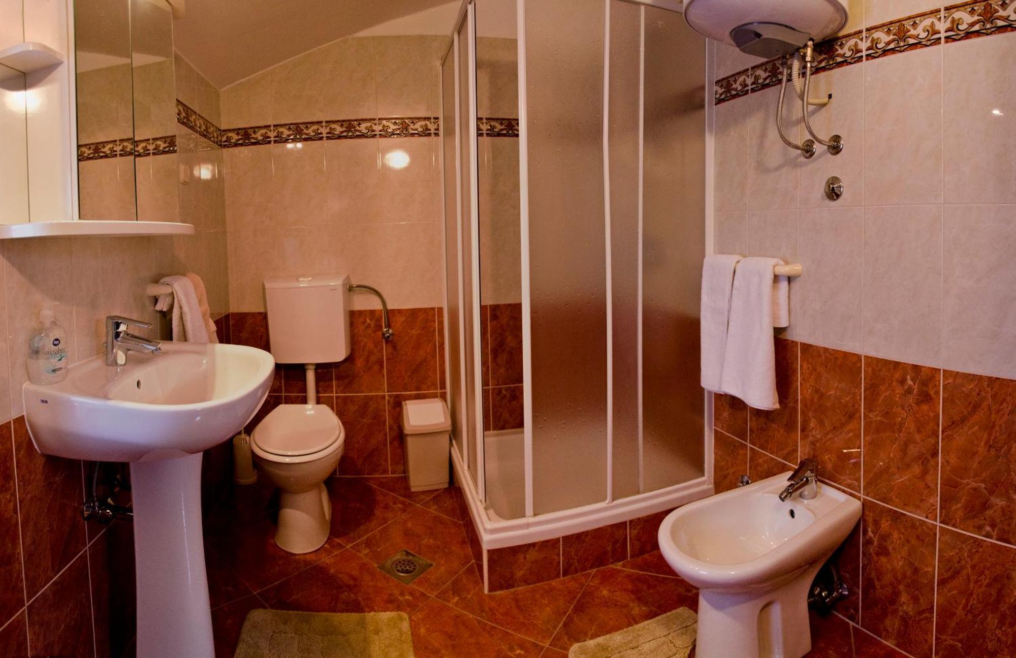 Apartment Percic Tar-Vabriga ภายนอก รูปภาพ