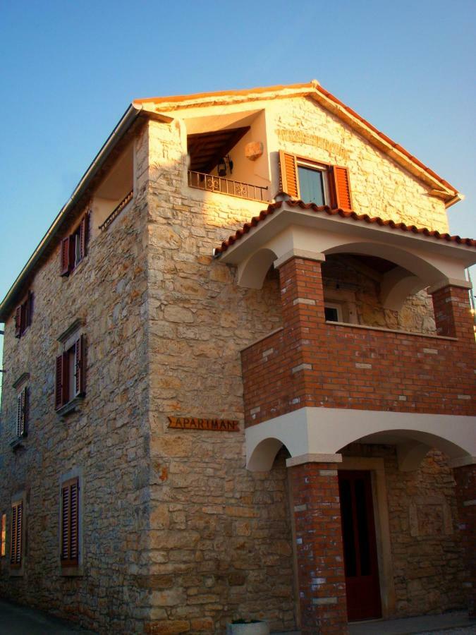 Apartment Percic Tar-Vabriga ภายนอก รูปภาพ